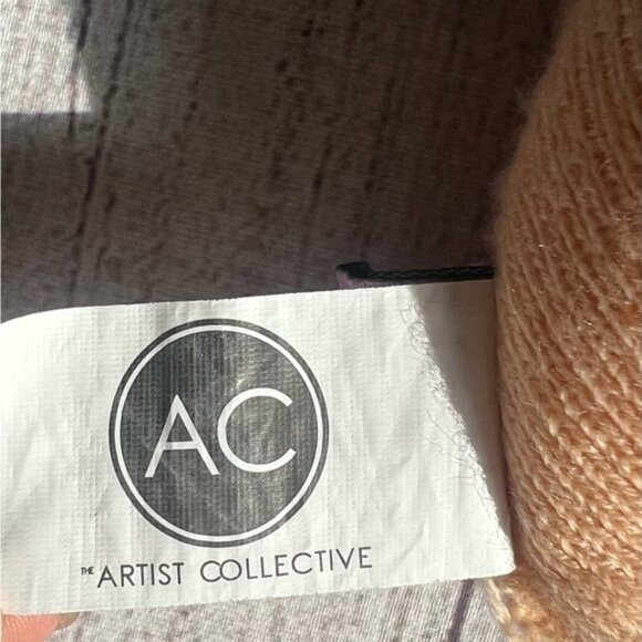 The Artist Collective Women’s Antisocial Butterfly Beanie - Picture 5 of 5